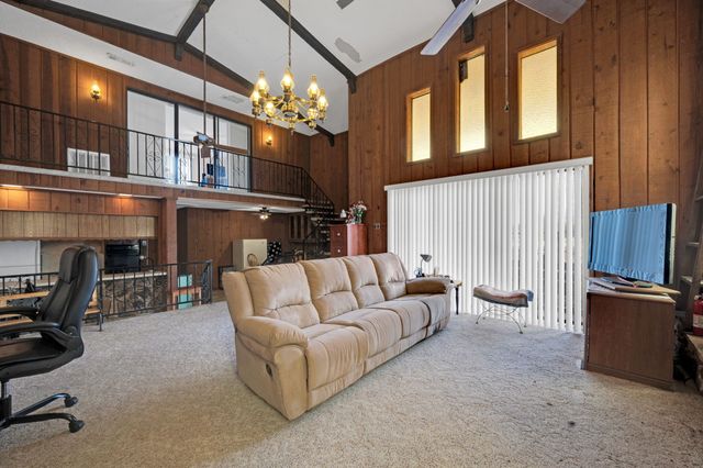 1185 Lakewood Circle, Alvarado, TX 76009