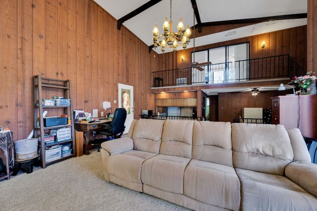 1185 Lakewood Circle, Alvarado, TX 76009