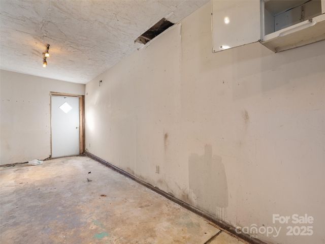 36 Lambert Lane, Canton, NC 28716