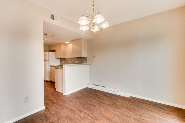 2611 Ektom DR B, Austin, TX 78745