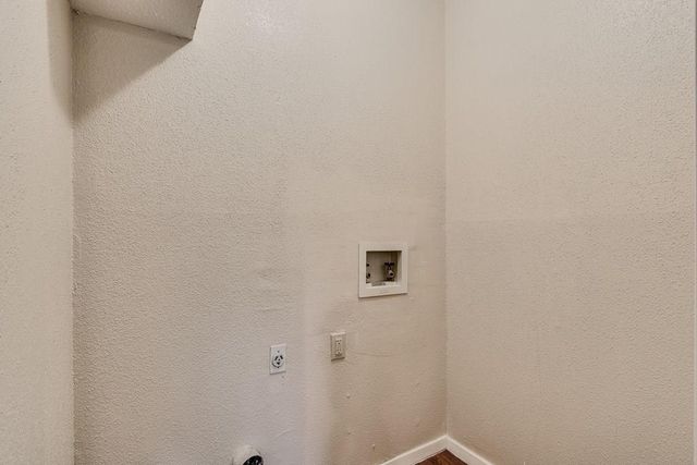 2611 Ektom DR B, Austin, TX 78745