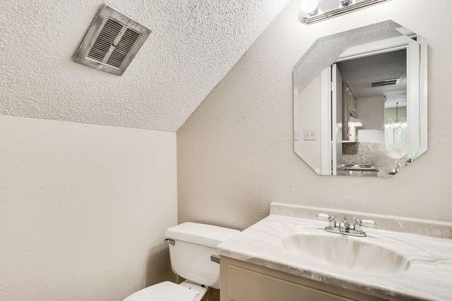 2611 Ektom DR B, Austin, TX 78745