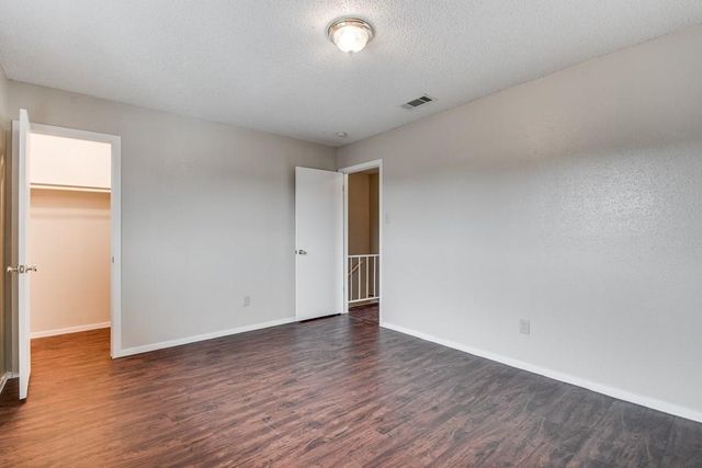 2611 Ektom DR B, Austin, TX 78745