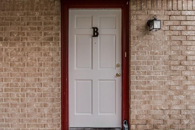 2611 Ektom DR B, Austin, TX 78745