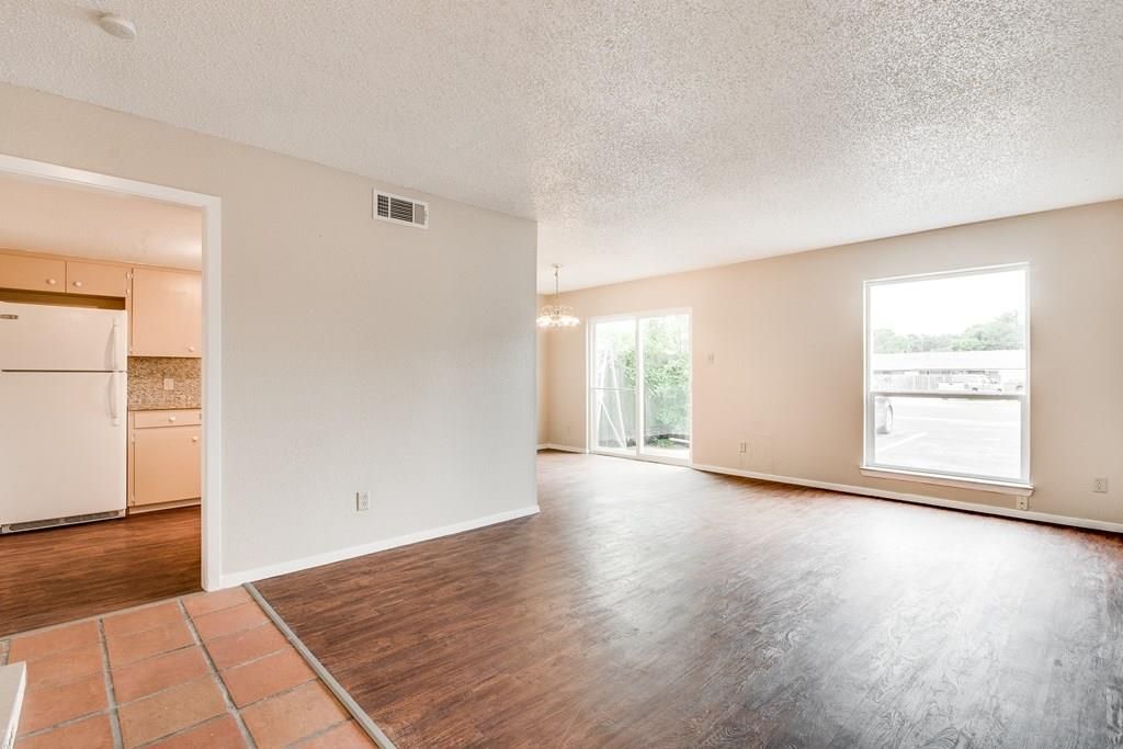 2611 Ektom DR B, Austin, TX 78745