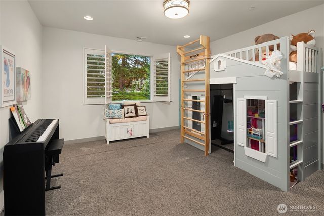 3745 88th Avenue SE, Mercer Island, WA 98040