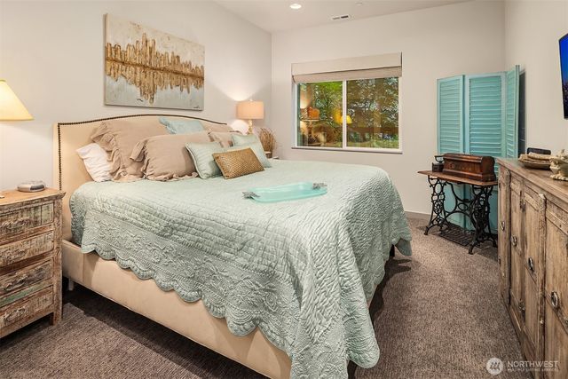 3745 88th Avenue SE, Mercer Island, WA 98040
