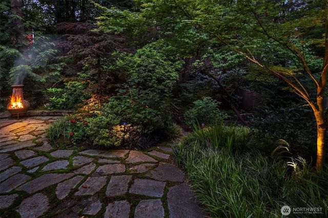3745 88th Avenue SE, Mercer Island, WA 98040