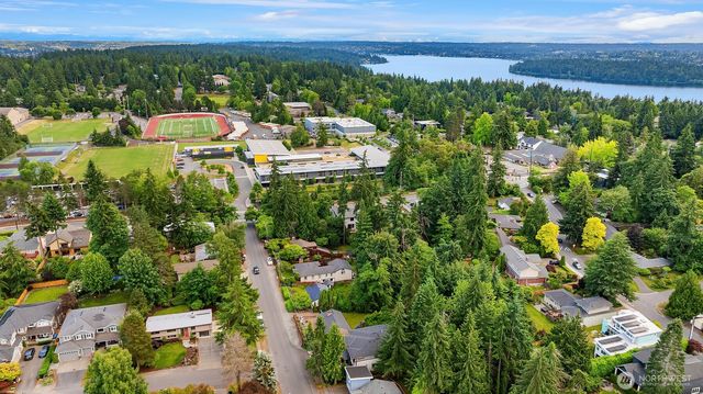 3745 88th Avenue SE, Mercer Island, WA 98040