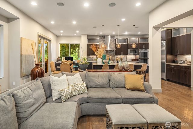 3745 88th Avenue SE, Mercer Island, WA 98040