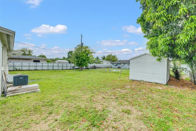 10721 SW 149th Ter, Miami, FL 33176