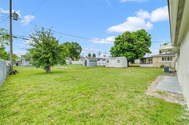 10721 SW 149th Ter, Miami, FL 33176