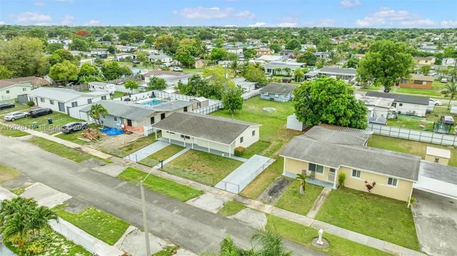 10721 SW 149th Ter, Miami, FL 33176