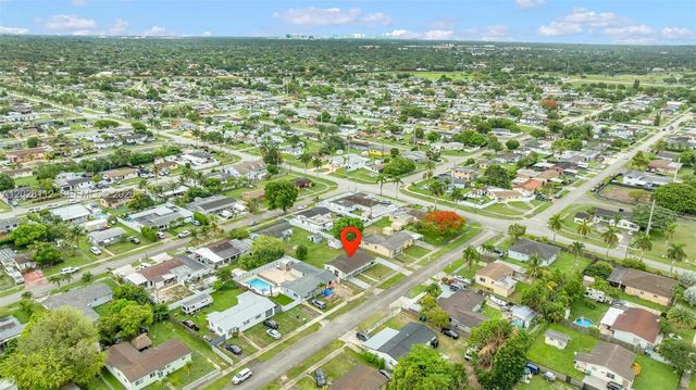 10721 SW 149th Ter, Miami, FL 33176