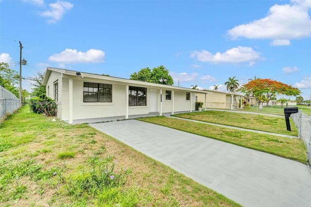 10721 SW 149th Ter, Miami, FL 33176
