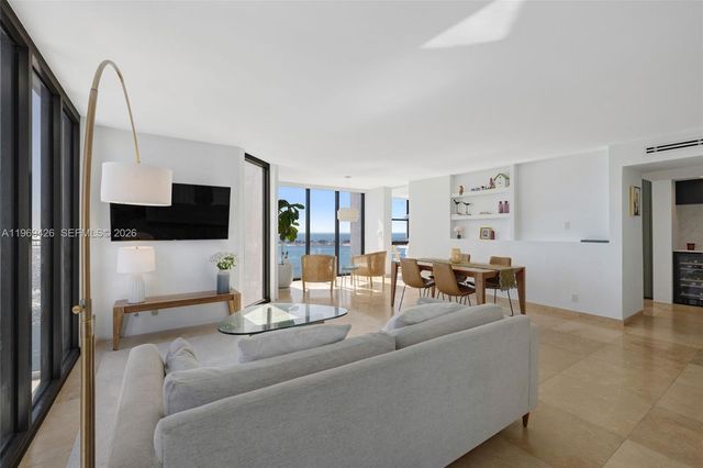 1915 Brickell Ave 1407, Miami, FL 33129