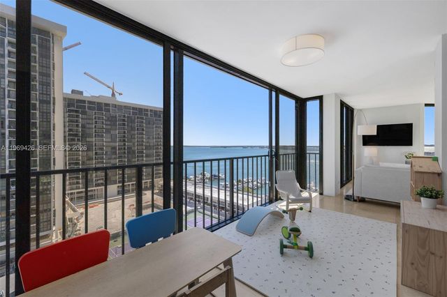 1915 Brickell Ave 1407, Miami, FL 33129