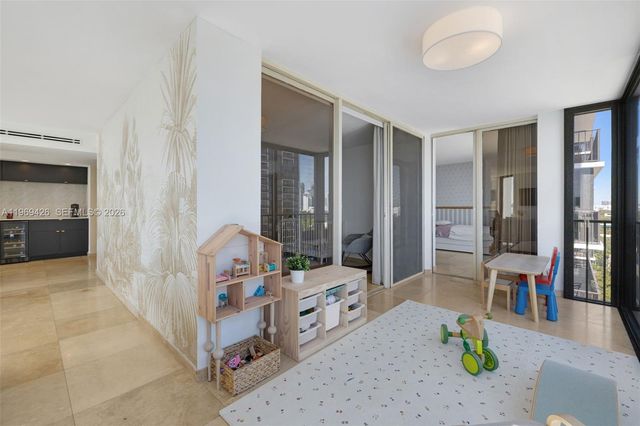 1915 Brickell Ave 1407, Miami, FL 33129