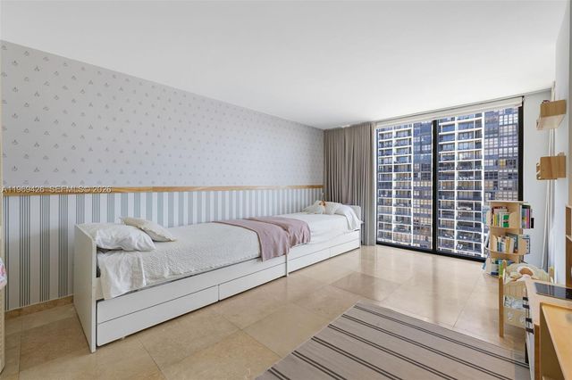 1915 Brickell Ave 1407, Miami, FL 33129