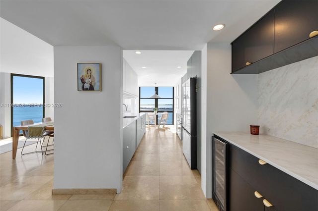 1915 Brickell Ave 1407, Miami, FL 33129