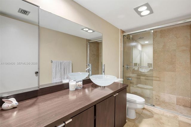 1915 Brickell Ave 1407, Miami, FL 33129