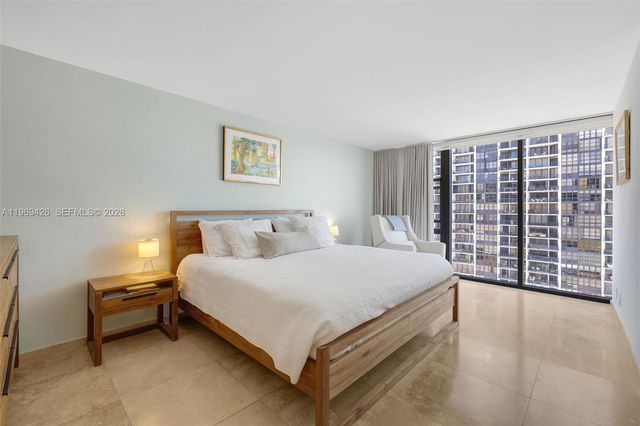 1915 Brickell Ave 1407, Miami, FL 33129