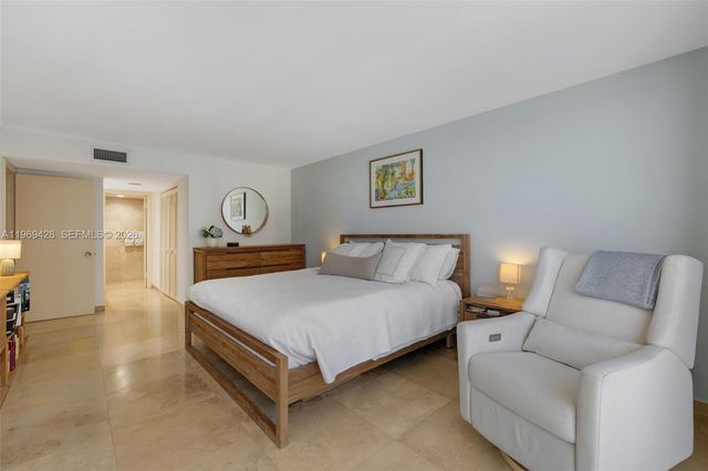 1915 Brickell Ave 1407, Miami, FL 33129