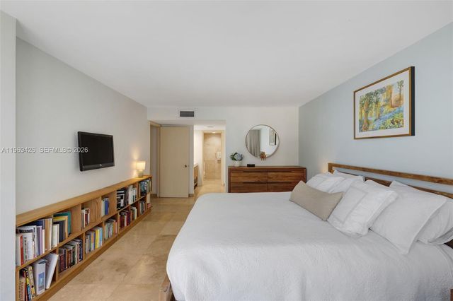 1915 Brickell Ave 1407, Miami, FL 33129