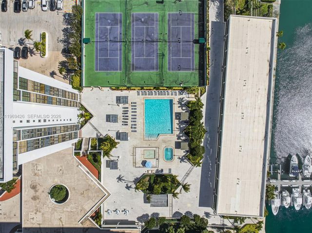 1915 Brickell Ave 1407, Miami, FL 33129