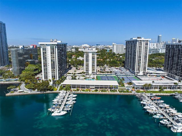 1915 Brickell Ave 1407, Miami, FL 33129