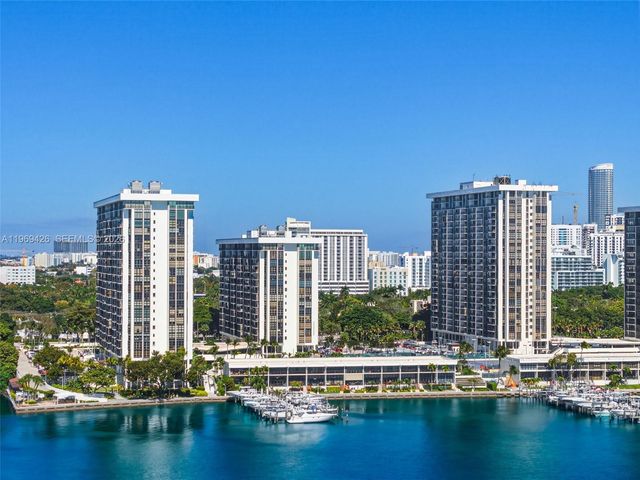 1915 Brickell Ave 1407, Miami, FL 33129