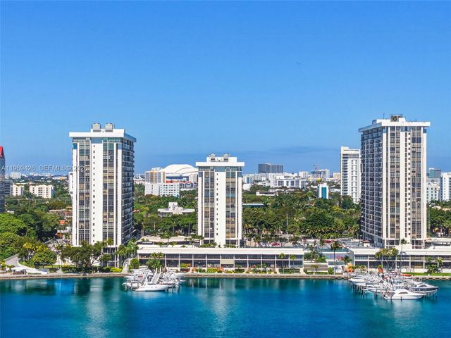 1915 Brickell Ave 1407, Miami, FL 33129