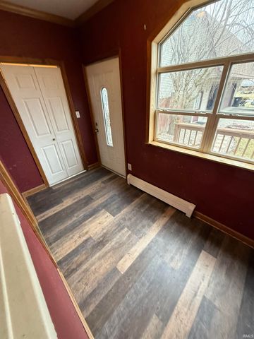 203 E 8TH Street, Warren, IN 46792