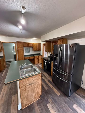 203 E 8TH Street, Warren, IN 46792