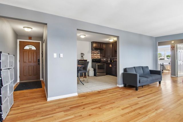 7206 W Wellington Avenue 3D, Chicago, IL 60707