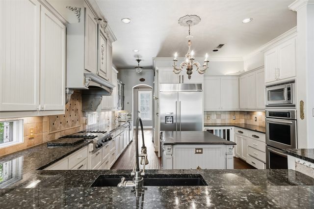 4062 Bunting Avenue, Fort Worth, TX 76107