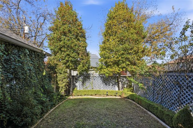 4062 Bunting Avenue, Fort Worth, TX 76107