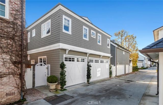 2601 Bayshore Drive, Newport Beach, CA 92663