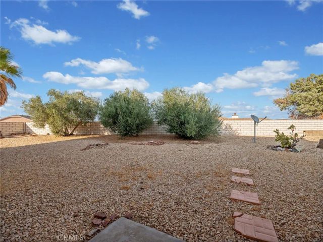 26463 Gem Ct, Helendale, CA 92342