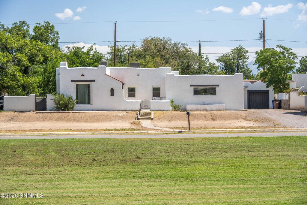 1040 Hess Terrace, Las Cruces, NM 88005