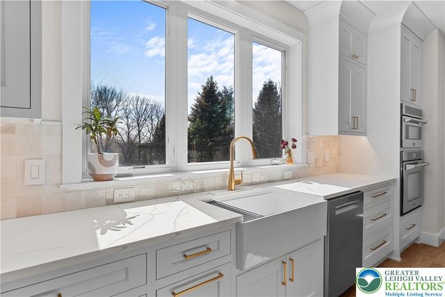 3373 Rising Sun Court, Upper Nazareth Twp, PA 18064