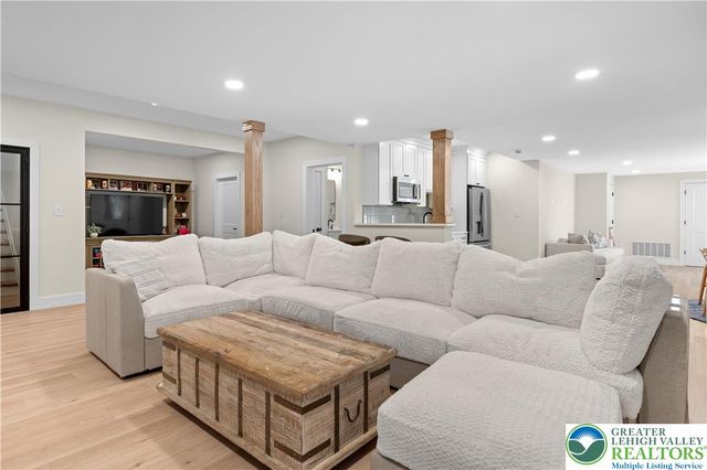 3373 Rising Sun Court, Upper Nazareth Twp, PA 18064
