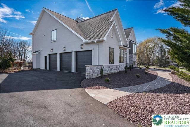 3373 Rising Sun Court, Upper Nazareth Twp, PA 18064