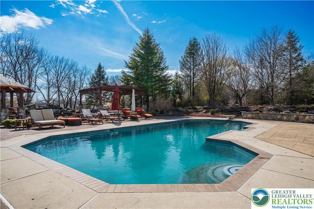 3373 Rising Sun Court, Upper Nazareth Twp, PA 18064