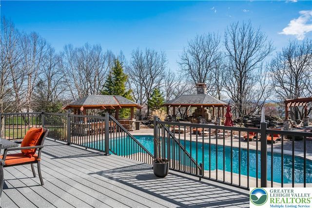 3373 Rising Sun Court, Upper Nazareth Twp, PA 18064