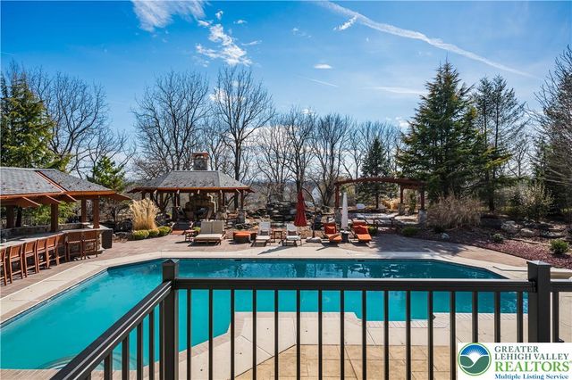 3373 Rising Sun Court, Upper Nazareth Twp, PA 18064
