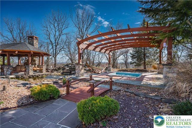 3373 Rising Sun Court, Upper Nazareth Twp, PA 18064