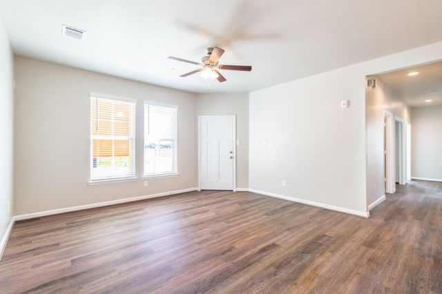 131 Park Place Circle B, Waller, TX 77484