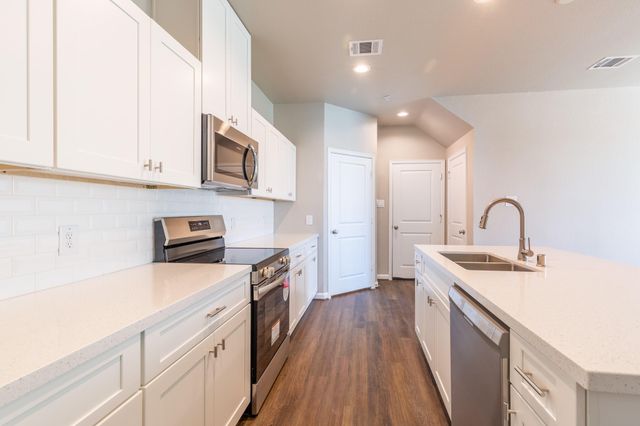 131 Park Place Circle B, Waller, TX 77484
