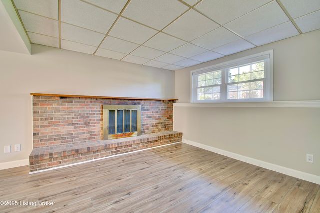 6174 Ridgewood Ct, Florence, KY 41042